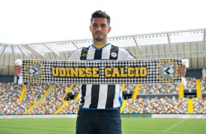 1439991839-serie-a-udinese-calcio-presents-the-midfielder-marquinho_8347370