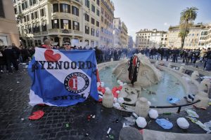 Foto Vincenzo Livieri - LaPresse  19-02-2015 - Roma - Italia  Cronaca La Fontana della Barcaccia devastata dai  tifosi del Fayenoord  Photo Vincenzo Livieri - LaPresse  19-02-2015 - Rome -  Italy  News Barcaccia Fontain devasted by Fayanoord supporters