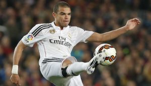 341800-pepe-real-madrid-play-700