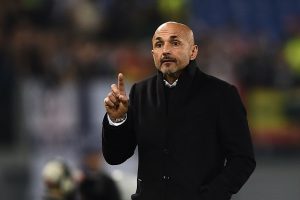 Roma's coach from Italy Luciano Spalletti gestures during the UEFA Champions League football match AS Roma vs Real Madrid on Frebruary 17, 2016 at the Olympic stadium in Rome. AFP PHOTO / FILIPPO MONTEFORTE / AFP / FILIPPO MONTEFORTE (Photo credit should read FILIPPO MONTEFORTE/AFP/Getty Images)