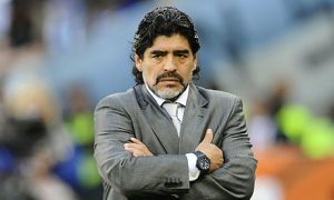 Diego-Maradona-Boca-Junio-007