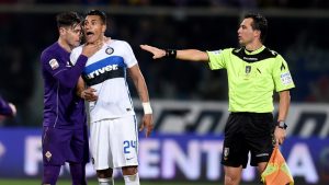 FLORENCE, ITALY - FEBRUARY 14: Jeison Murillo of FC Internazionale and Mauro Zarate of ACF Fiorentina (L) during the Serie A match between ACF Fiorentina and FC Internazionale Milano at Stadio Artemio Franchi on February 14, 2016 in Florence, Italy. (Photo by Claudio Villa/Inter via Getty Images)