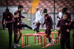 ROME, ITALY - JANUARY 14: New coach of AS Roma Luciano Spalletti leads his first training session on January 14, 2016 in Rome, Italy. (Photo by Luciano Rossi/AS Roma via Getty Images)